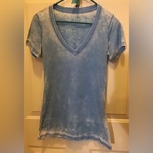 Forever 21 • Women’s V Neck Short Sleeve Tee Size Small